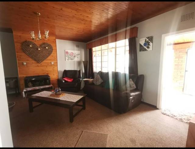 3 BEDROOM HOUSE FOR SALE IN PAUL KRUGERSOORD